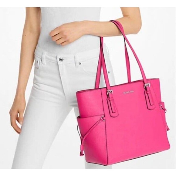 New Michael Kors Voyager Large Saffiano Leather Tote Dragonfruit - Picture 2 of 3